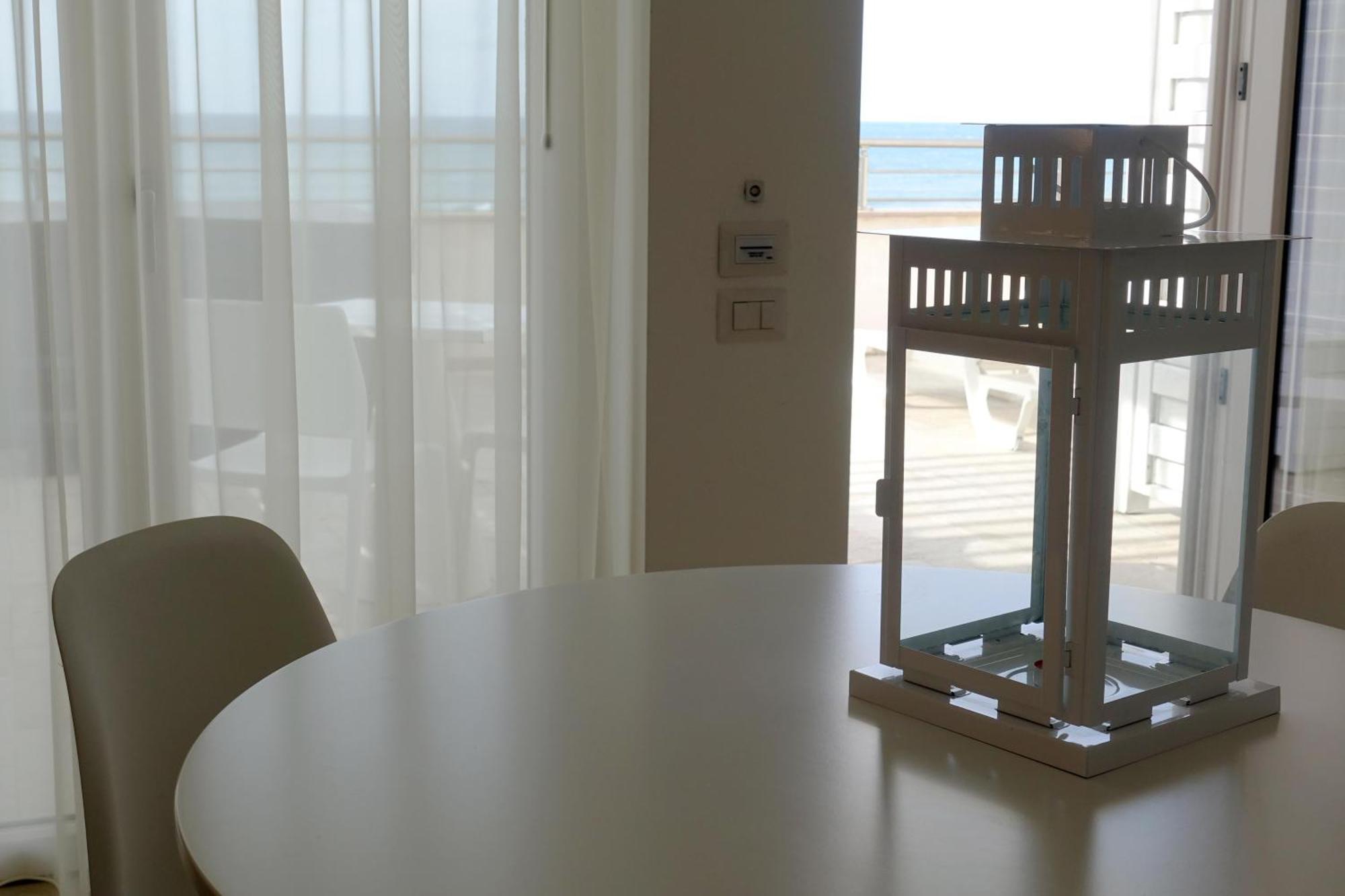 Hotel E Residence Il Faro อักเชียโรลี ภายนอก รูปภาพ
