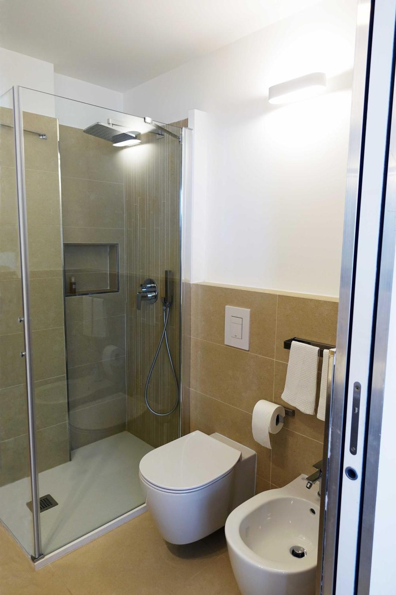 Hotel E Residence Il Faro อักเชียโรลี ภายนอก รูปภาพ