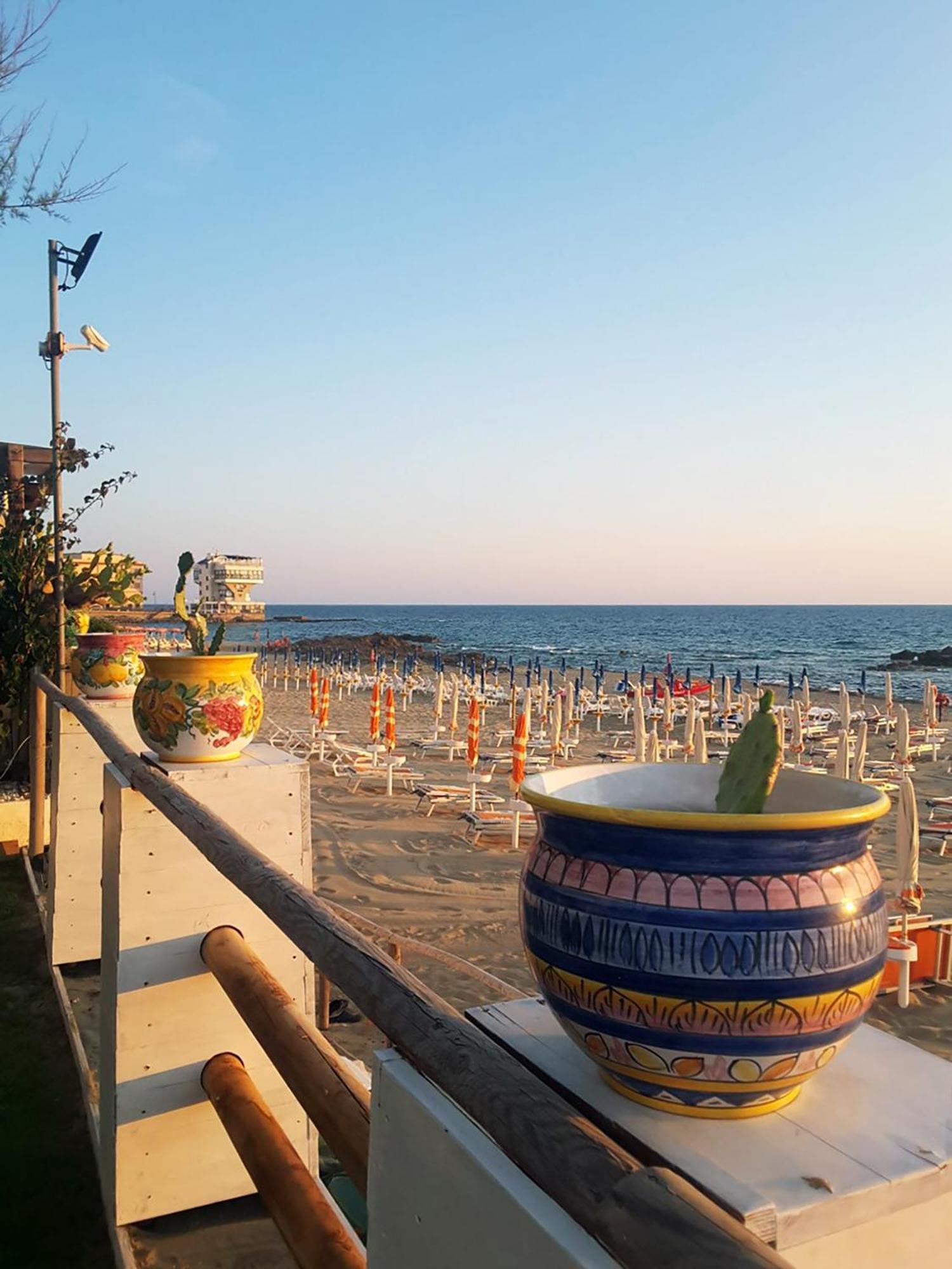 Hotel E Residence Il Faro อักเชียโรลี ภายนอก รูปภาพ